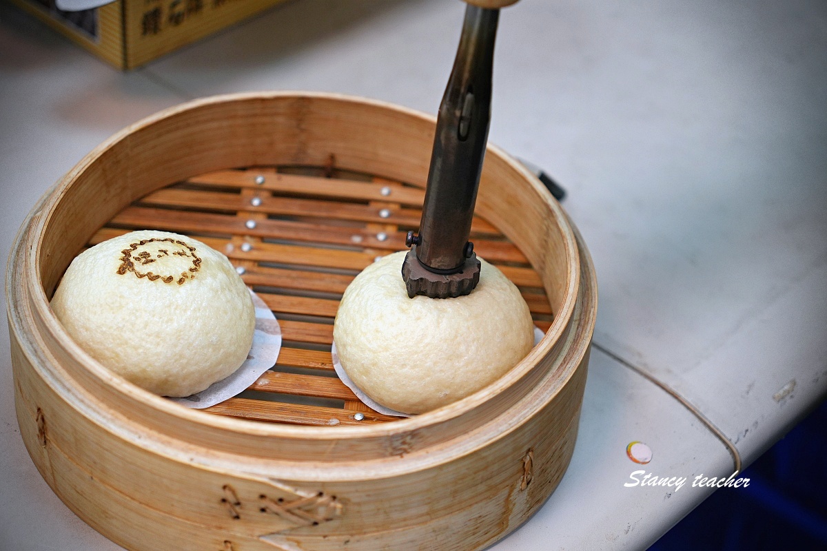 老上海包子萬華萬大店｜台北老麵包子萬大路美食必吃，手工現包現蒸一開賣就有人排隊