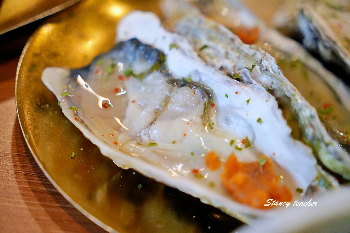 淡水美食｜淡水韓式燒肉吃到飽「梨花大苑」人參雞湯、燒肉、小菜、手工冰淇淋一次滿足