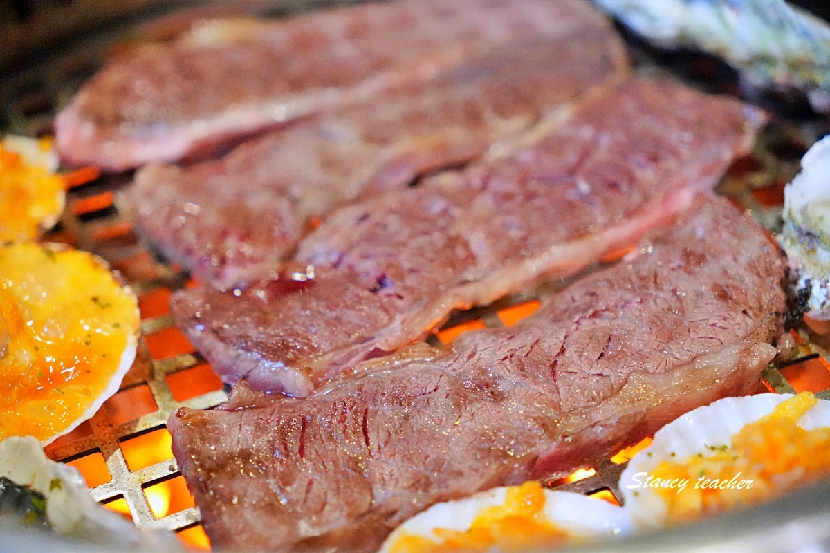 淡水美食｜淡水韓式燒肉吃到飽「梨花大苑」人參雞湯、燒肉、小菜、手工冰淇淋一次滿足
