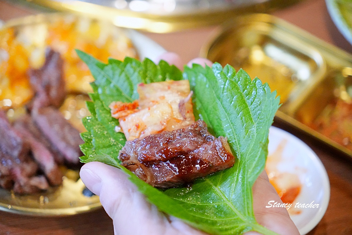 淡水美食｜淡水韓式燒肉吃到飽「梨花大苑」人參雞湯、燒肉、小菜、手工冰淇淋一次滿足