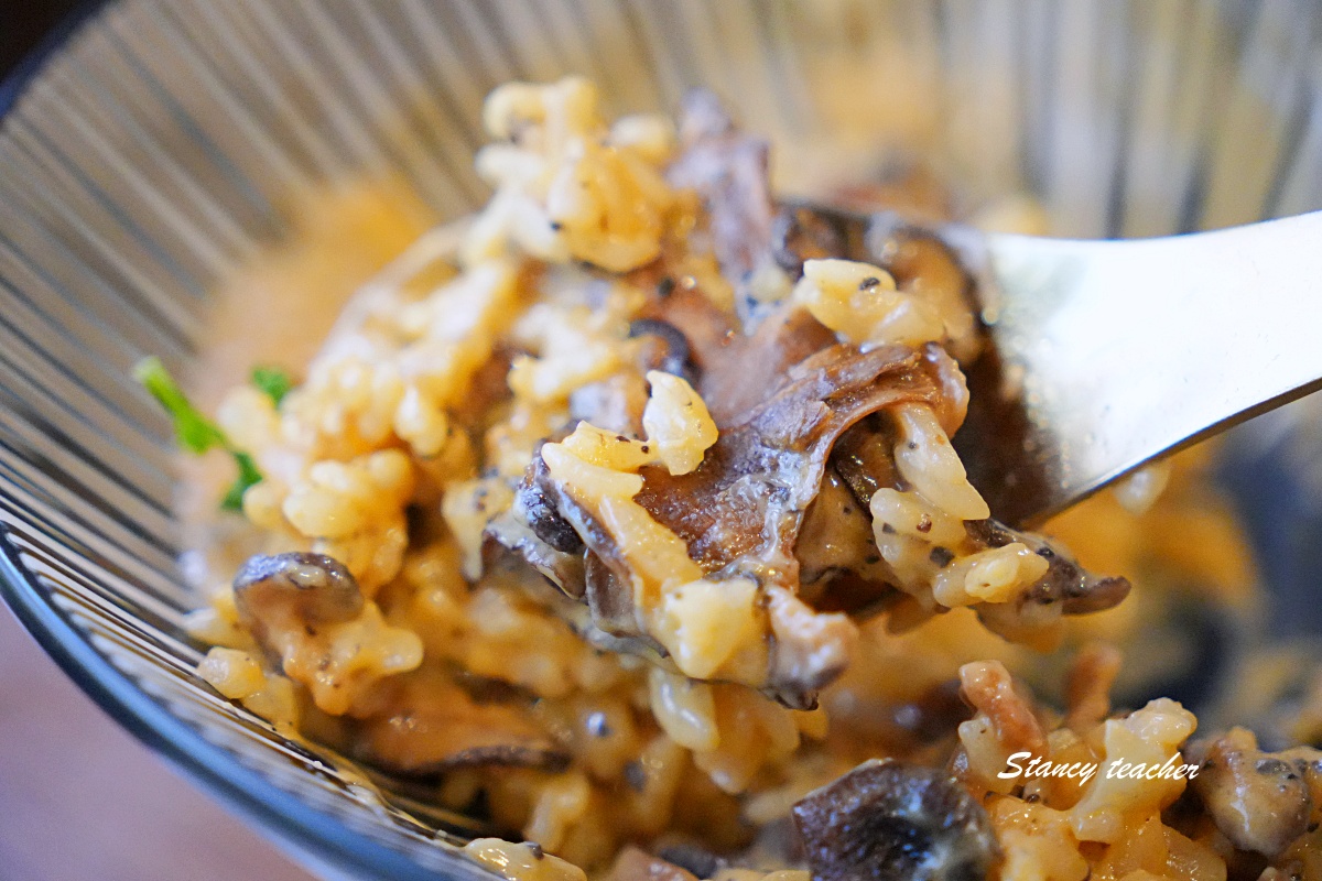 淡水美食｜淡水韓式燒肉吃到飽「梨花大苑」人參雞湯、燒肉、小菜、手工冰淇淋一次滿足