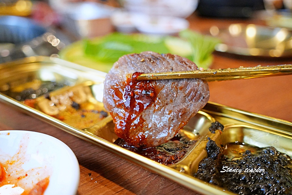 淡水美食｜淡水韓式燒肉吃到飽「梨花大苑」人參雞湯、燒肉、小菜、手工冰淇淋一次滿足