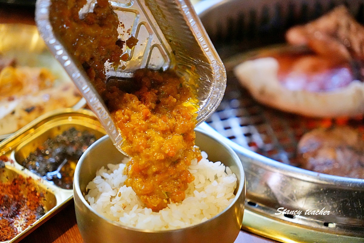 淡水美食｜淡水韓式燒肉吃到飽「梨花大苑」人參雞湯、燒肉、小菜、手工冰淇淋一次滿足