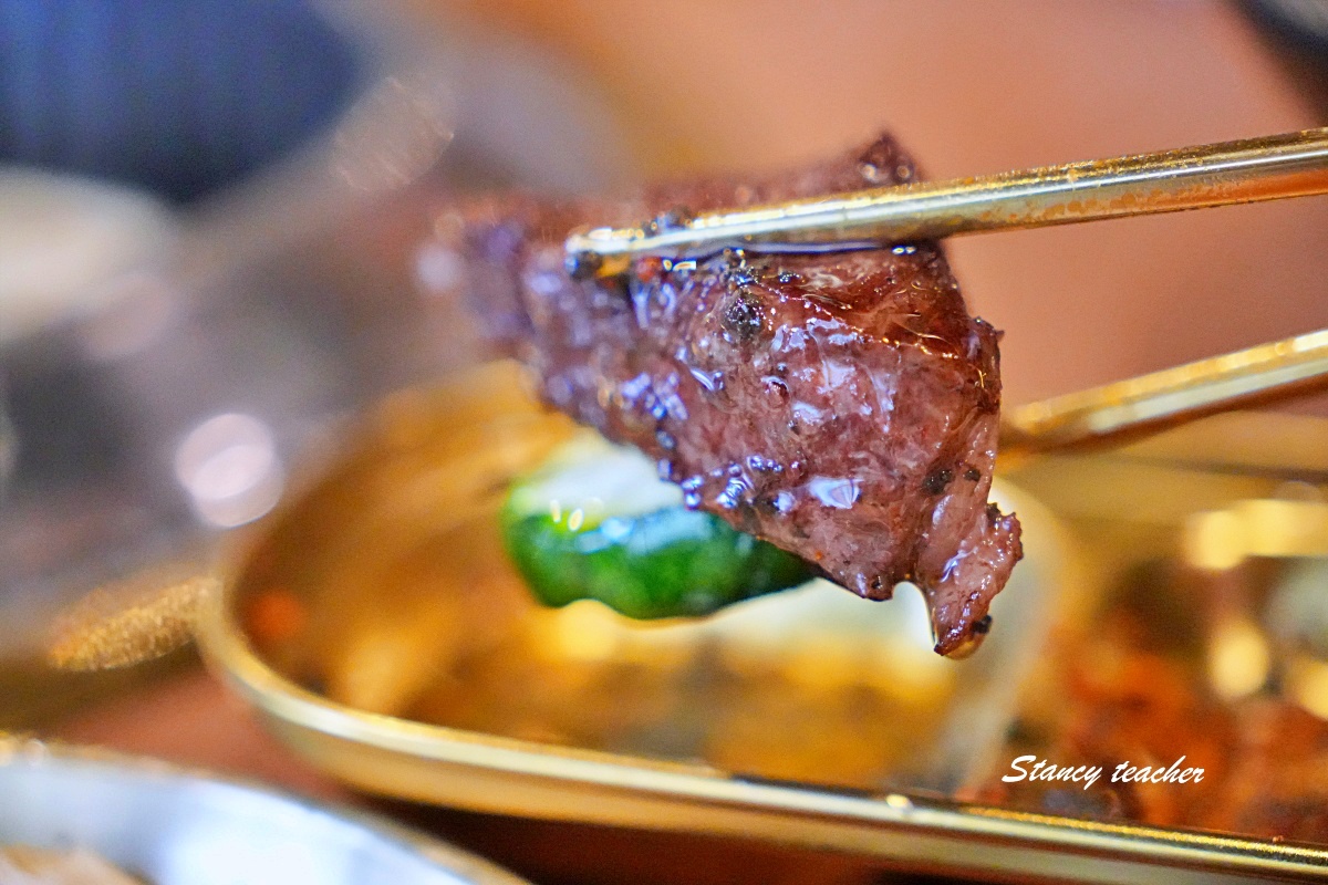 淡水美食｜淡水韓式燒肉吃到飽「梨花大苑」人參雞湯、燒肉、小菜、手工冰淇淋一次滿足