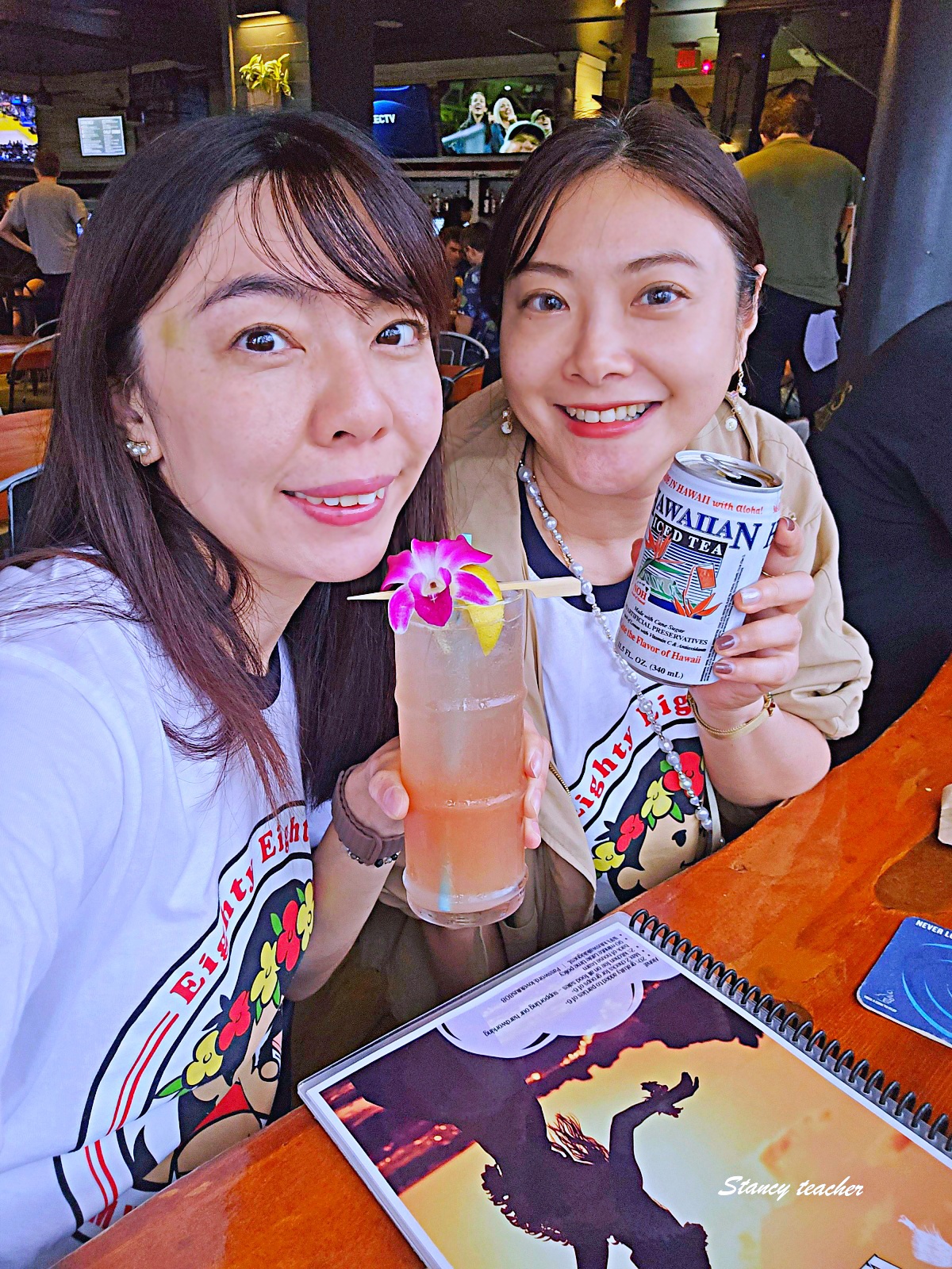 夏威夷Lulu’s Waikiki｜維基基海景第一排餐廳推薦，必吃Loco Moco＋蒜香奶油義大利麵