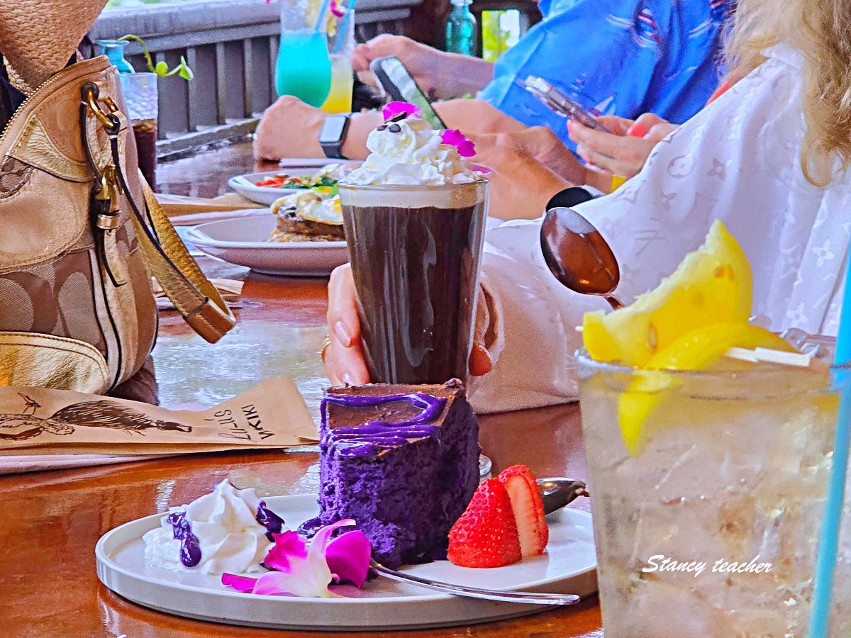 夏威夷Lulu’s Waikiki｜維基基海景第一排餐廳推薦，必吃Loco Moco＋蒜香奶油義大利麵