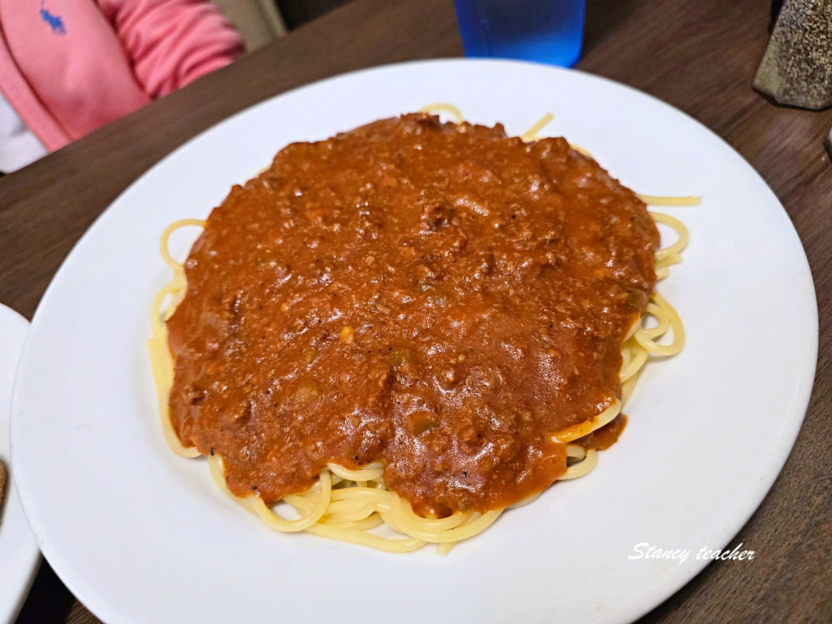 【夏威夷美食推薦】Zippy’s 夏威夷在地連鎖餐廳心得:牛骨湯大碗到驚人,家庭旅遊超適合 【夏威夷美食推薦】Zippy’s 夏威夷在地連鎖餐廳心得:牛骨湯大碗到驚人,家庭旅遊超適合