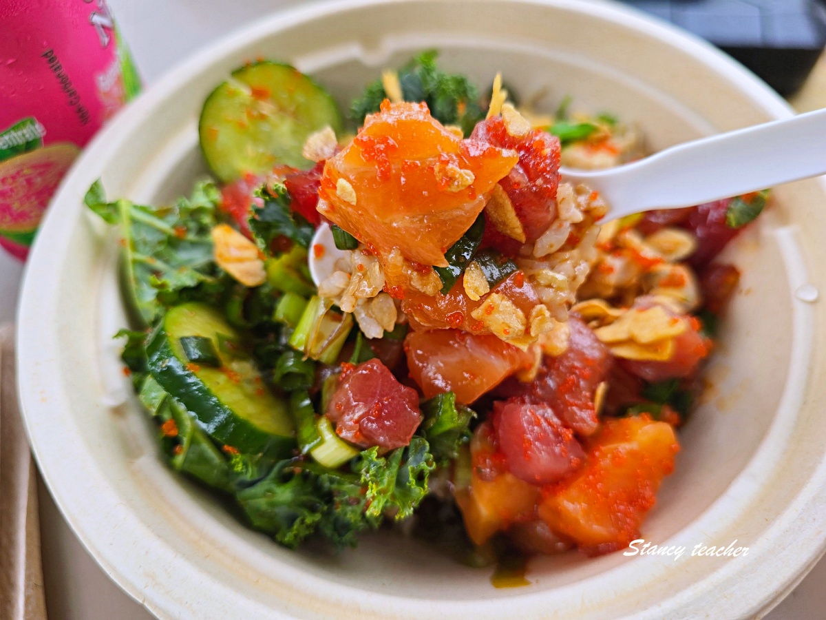 夏威夷維基基美食推薦|POKÉ BAR 鮪魚鮭魚生魚飯,萬豪飯店附近走路就能吃 夏威夷維基基美食推薦|POKÉ BAR 鮪魚鮭魚生魚飯,萬豪飯店附近走路就能吃