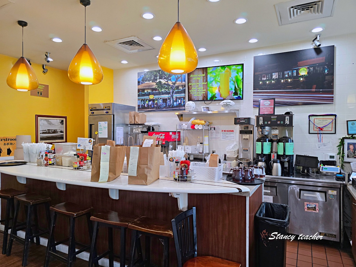 夏威夷必吃餐廳推薦｜Eggs ’n Things 早午餐必吃，鬆餅、Loco Moco、鳳梨豬排一次滿足