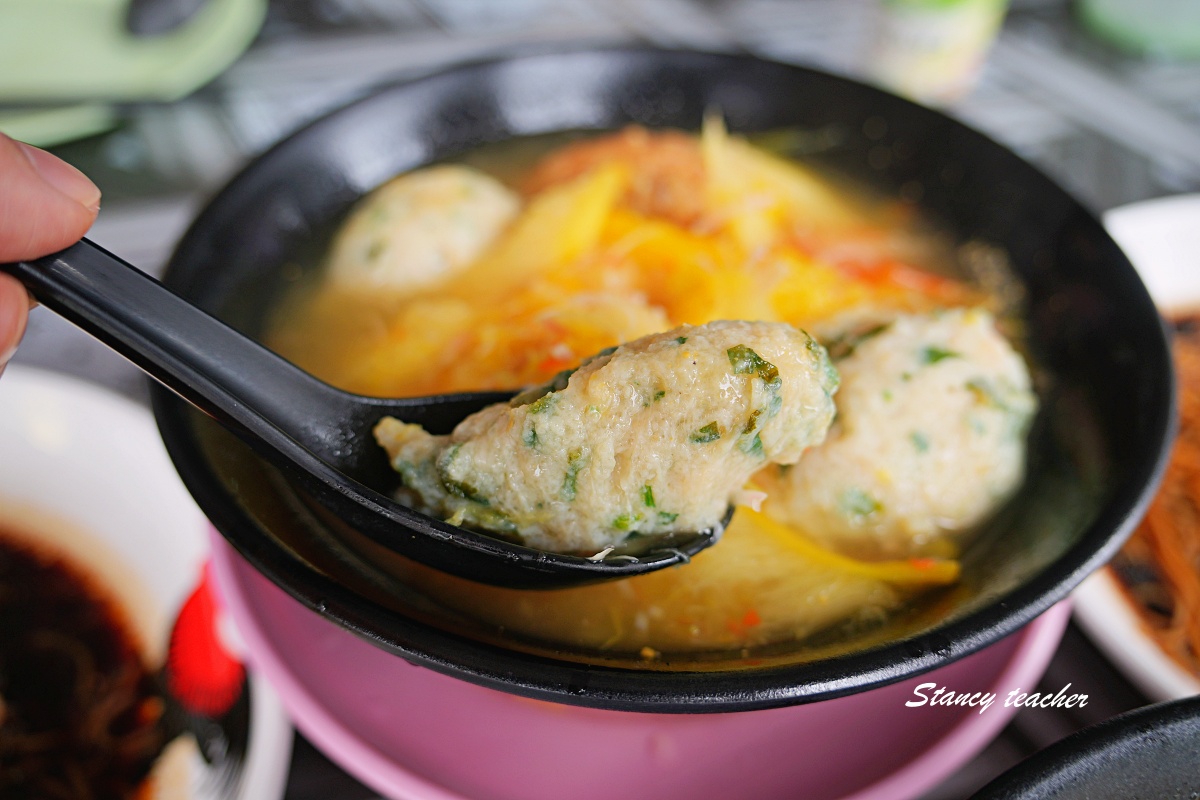 沙巴美食推薦|在地人帶路必吃 Asam Pedas 酸辣魚湯,這家亞庇隱藏版茶室真的太強 沙巴美食推薦|在地人帶路必吃 Asam Pedas 酸辣魚湯,這家亞庇隱藏版茶室真的太強