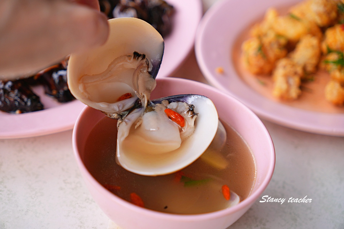沙巴美食推薦|亞庇在地人激推「砂沙海鮮坊」乾奶油蝦太強!比觀光海鮮餐廳更便宜好吃 沙巴美食推薦|亞庇在地人激推「砂沙海鮮坊」乾奶油蝦太強!比觀光海鮮餐廳更便宜好吃