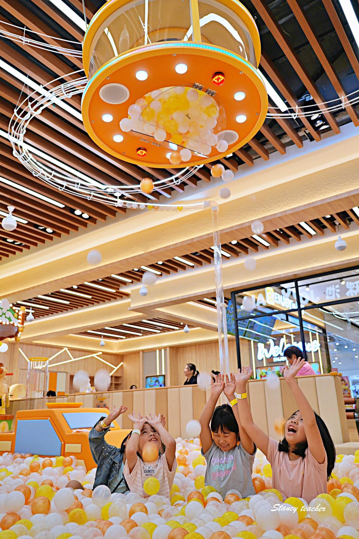 享樂園 ENJOY in JOY 新莊店｜新莊宏匯廣場最新室內兒童樂園，親子放電一票玩到底