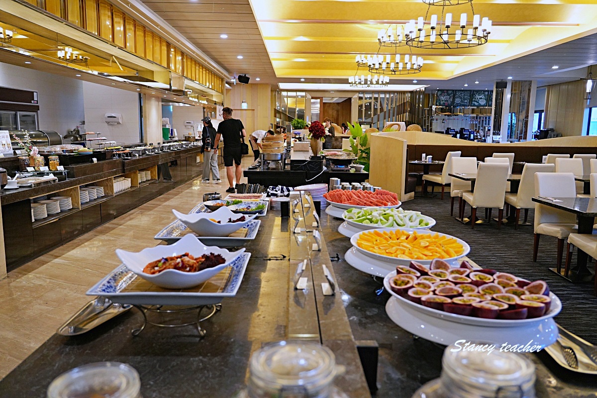 淡水福容田園西餐廳自助餐｜淡水漁人碼頭飯店 Buffet 推薦，十幾年後再訪竟然比想像中好吃