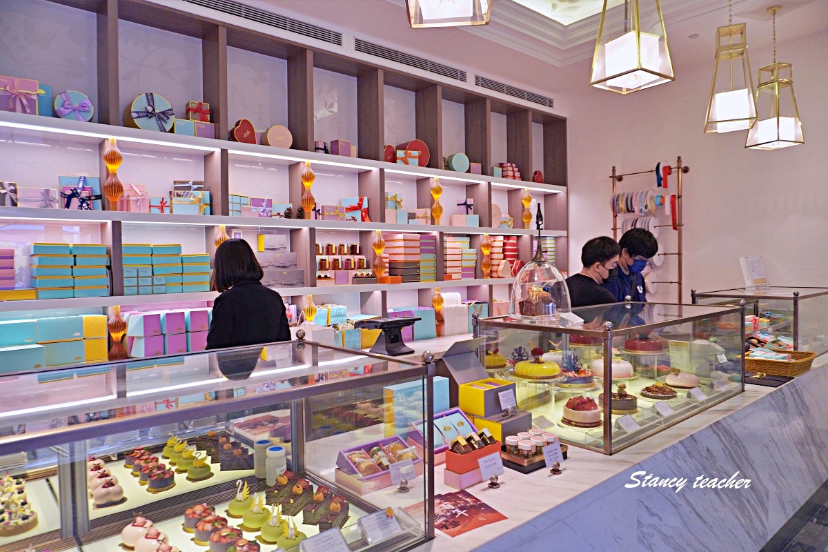 台北文華東方酒店住宿心得｜松山區五星級飯店推薦，泳池、房間、但馬家晚餐一次開箱
