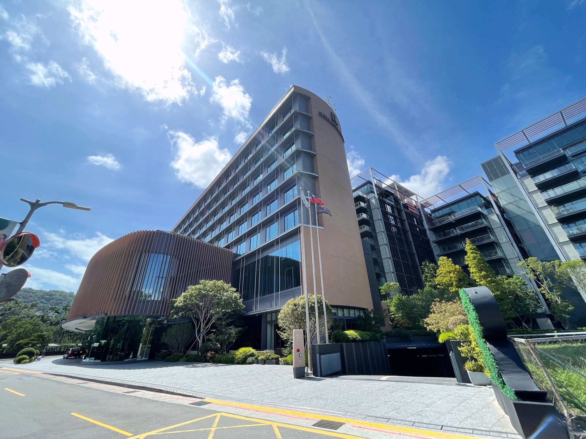 士林萬麗酒店住宿心得｜台北親子小度假推薦，山景房、頂樓泳池、浴缸泡澡超放鬆