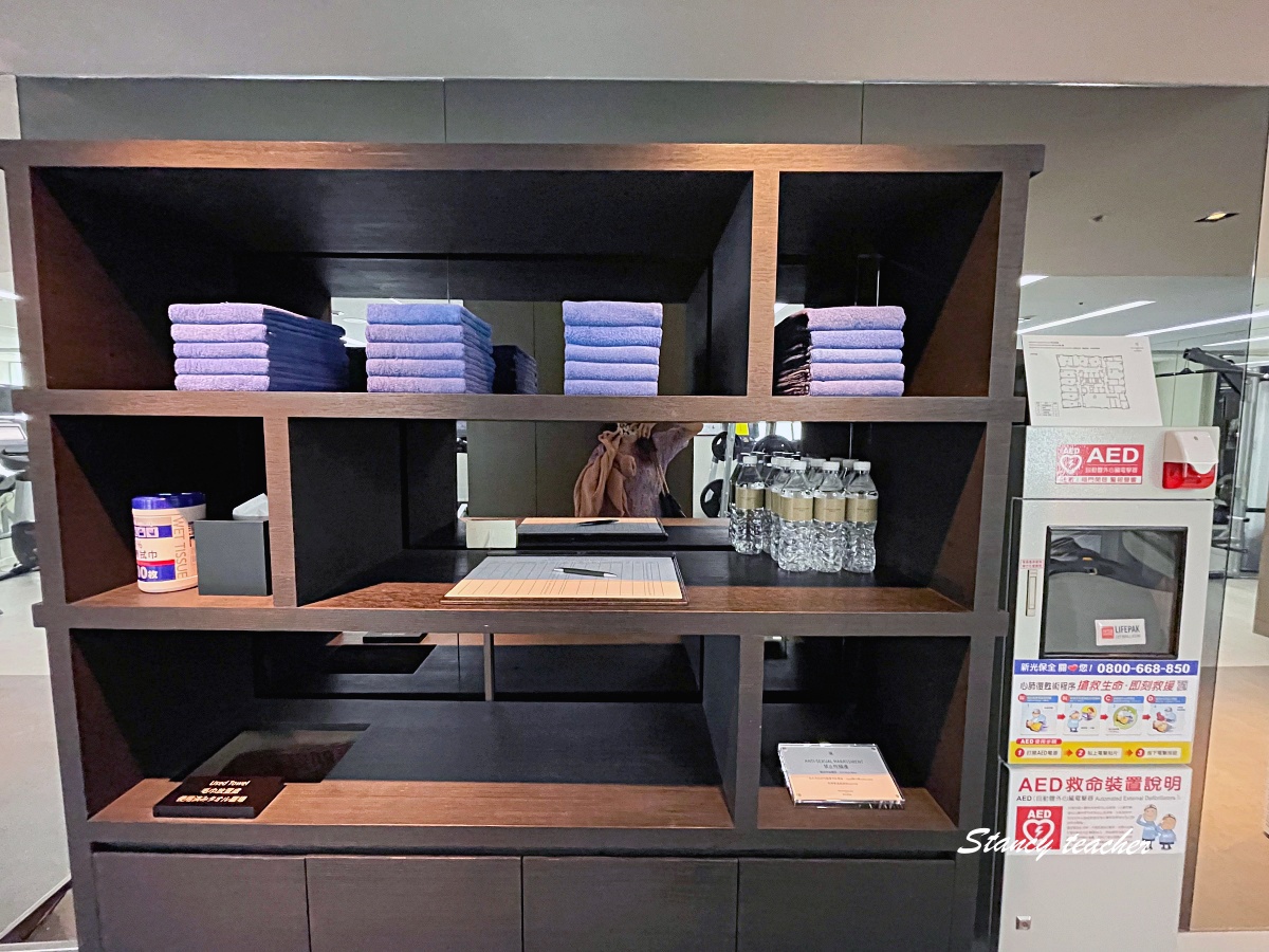 台北艾麗希爾頓格芮精選酒店｜信義區101旁住宿推薦，高空泳池、城市窗景與LA FARFALLA早餐心得