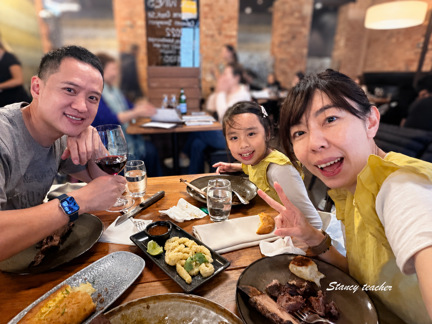 墨爾本牛排推薦｜Rare Steakhouse Uptown市區分店，炭烤牛排、牛肋排、蒜香麵包都好吃