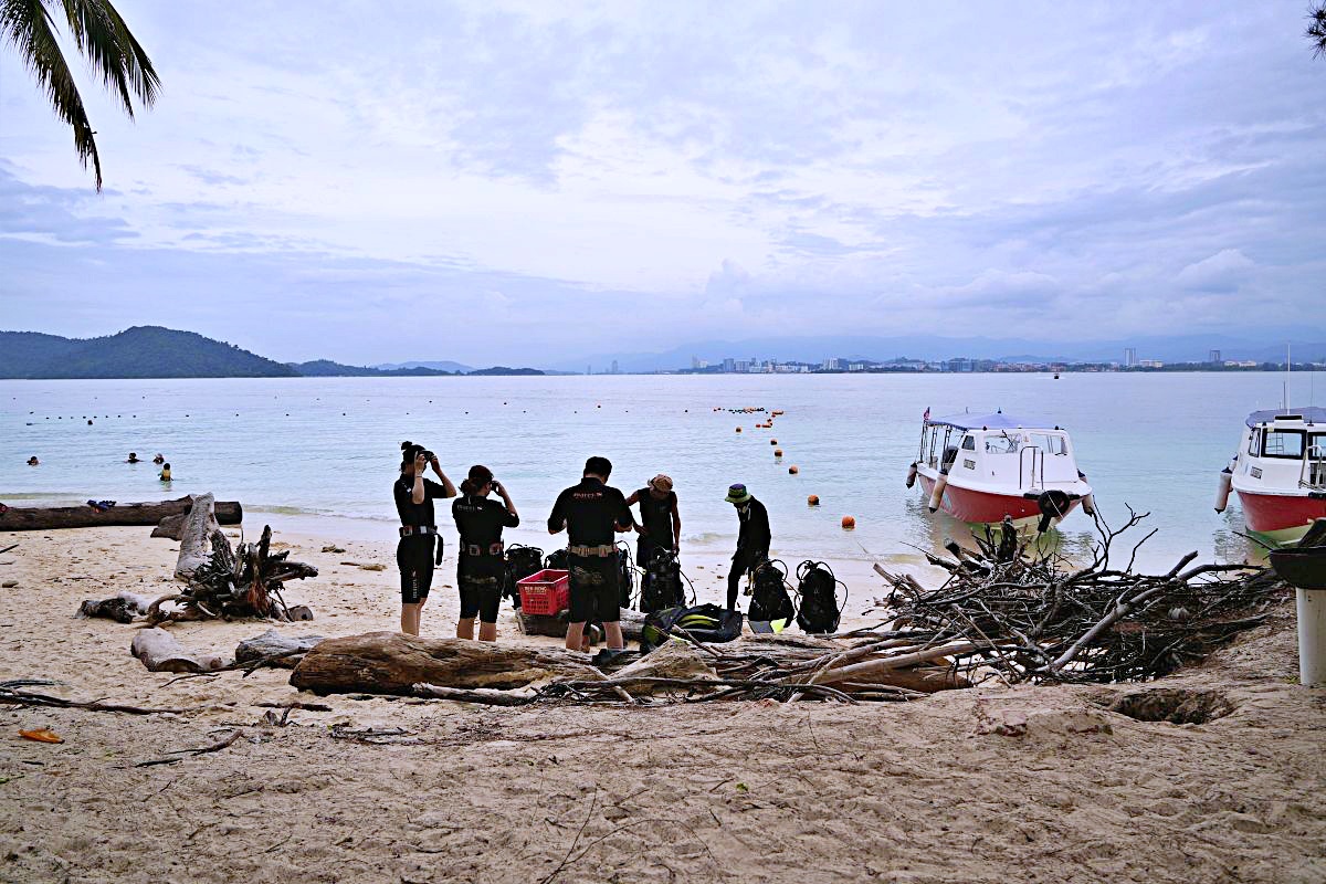 【沙巴跳島推薦】Mamutik Island 馬穆迪島一日遊：亞庇新港口搭船、船票＋餐食套裝行程超方便