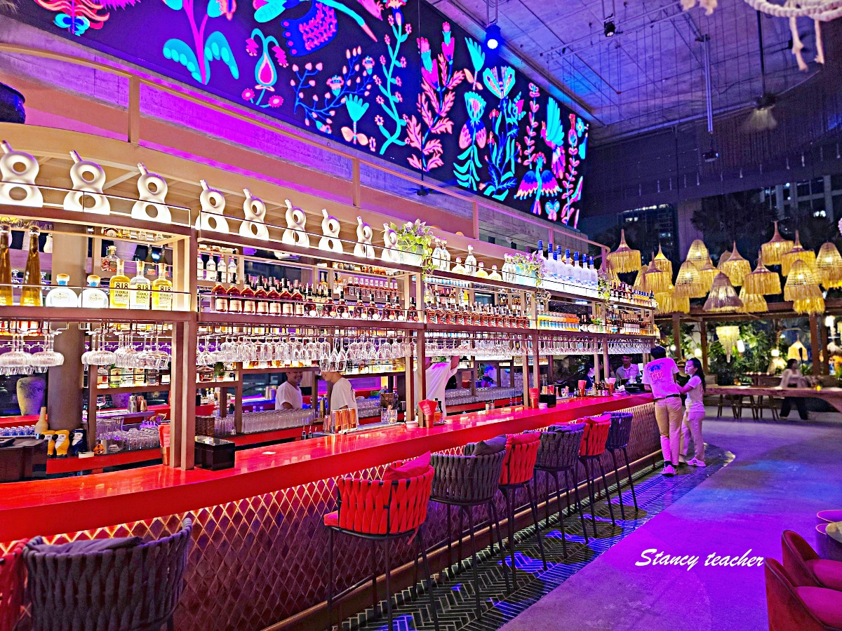 曼谷夜生活推薦｜TRIBE Sky Beach Club Bangkok，EmSphere 5樓超美網紅夜店酒吧