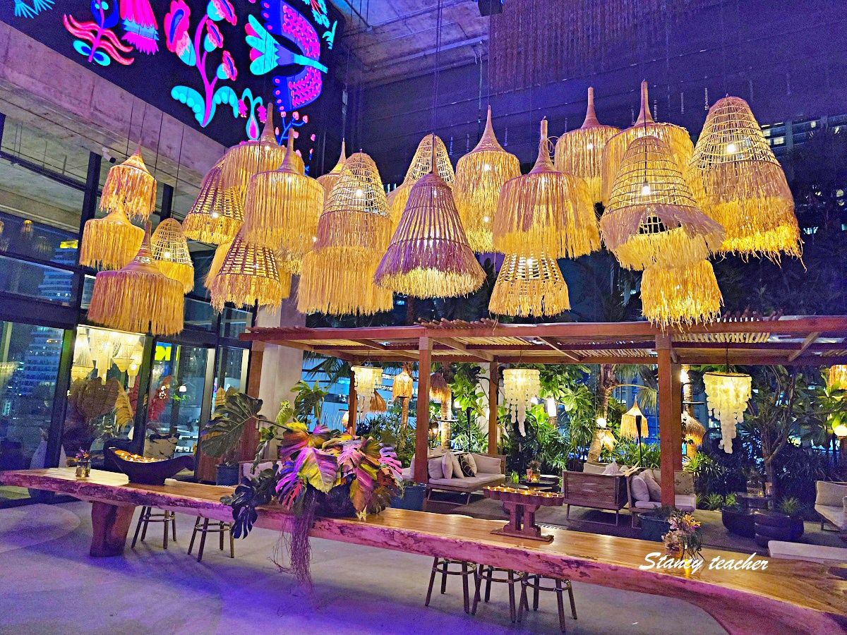 曼谷夜生活推薦｜TRIBE Sky Beach Club Bangkok，EmSphere 5樓超美網紅夜店酒吧