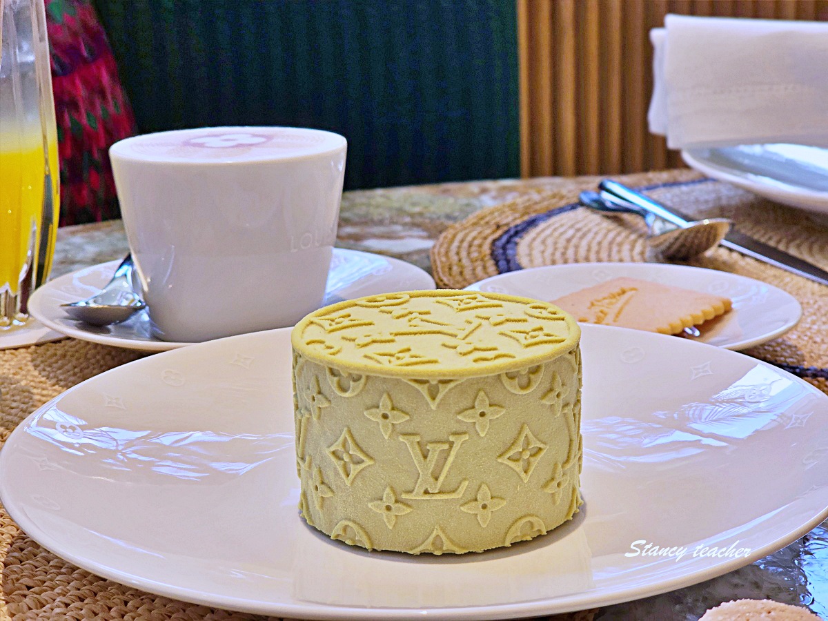 曼谷 LV 咖啡廳攻略｜LV The Place Bangkok 必拍 Logo 甜點，Le Café Louis Vuitton 訂位與菜單推薦