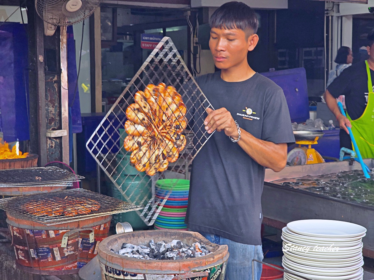 大城泰國蝦餐廳推薦｜Kung Phuean Praew 現撈活蝦、炭烤大頭蝦，大城中央市場必吃美食