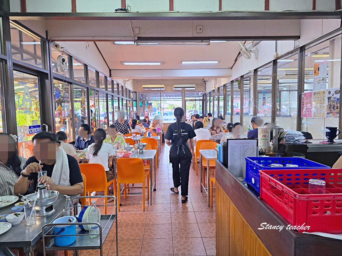 大城泰國蝦餐廳推薦|Kung Phuean Praew 現撈活蝦、炭烤大頭蝦,大城中央市場必吃美食 大城泰國蝦餐廳推薦|Kung Phuean Praew 現撈活蝦、炭烤大頭蝦,大城中央市場必吃美食