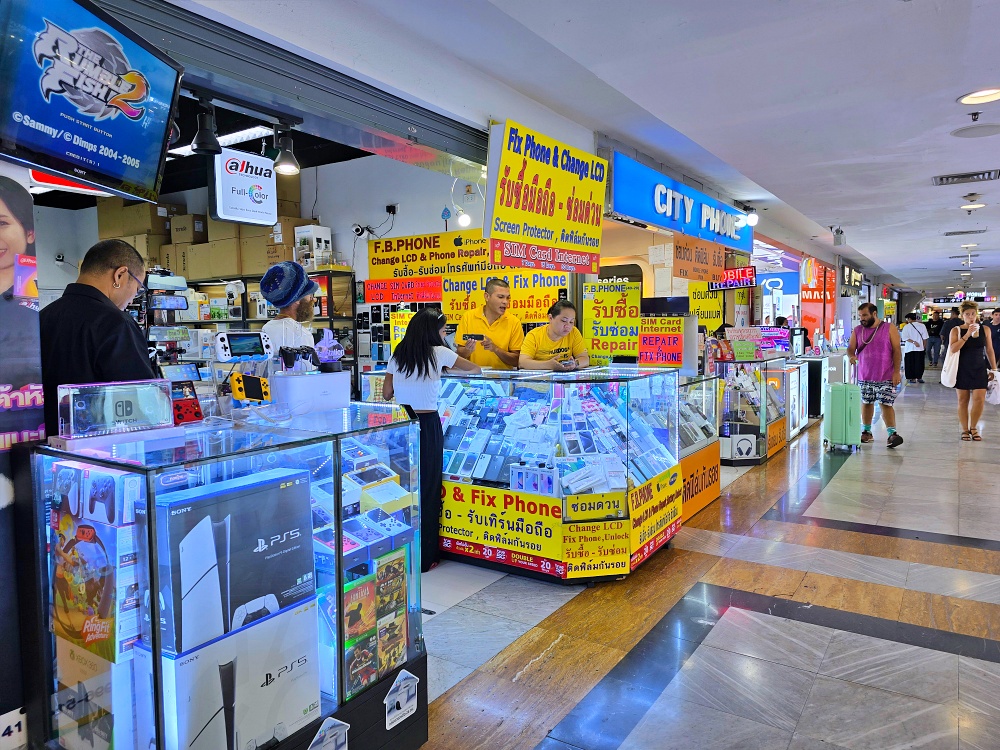 曼谷 MBK Center 懶人包｜在地人也愛逛的老牌百貨，樓層介紹、美食街、手機配件、伴手禮一次看