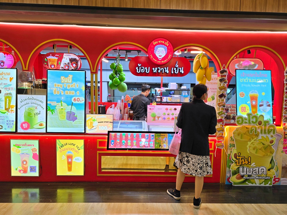曼谷 MBK Center 懶人包｜在地人也愛逛的老牌百貨，樓層介紹、美食街、手機配件、伴手禮一次看