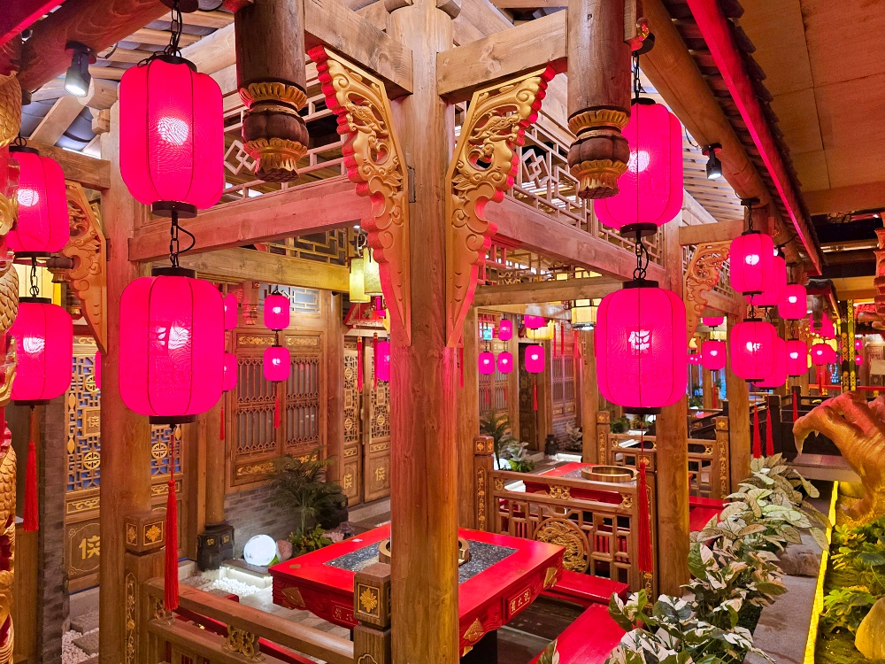 曼谷火鍋餐廳推薦｜蜀大俠 SHU DAXIA MBK Center，邊吃麻辣鍋邊穿越古裝超好玩