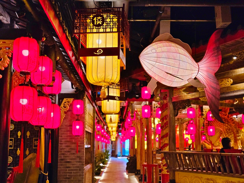 曼谷火鍋餐廳推薦｜蜀大俠 SHU DAXIA MBK Center，邊吃麻辣鍋邊穿越古裝超好玩