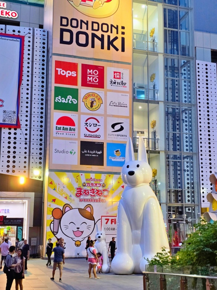 曼谷 MBK Center 懶人包｜在地人也愛逛的老牌百貨，樓層介紹、美食街、手機配件、伴手禮一次看