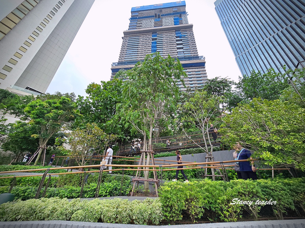 曼谷 Central Park Bangkok 攻略｜新開幕百貨樓層介紹、Parkside Market 米其林美食、空中花園一次逛