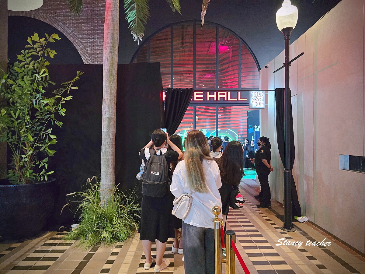 曼谷 EM WONDER 夜生活新地標|EmSphere 5F 霓虹酒吧街、餐酒館、姐妹旅行晚上超好逛 曼谷 EM WONDER 夜生活新地標|EmSphere 5F 霓虹酒吧街、餐酒館、姐妹旅行晚上超好逛
