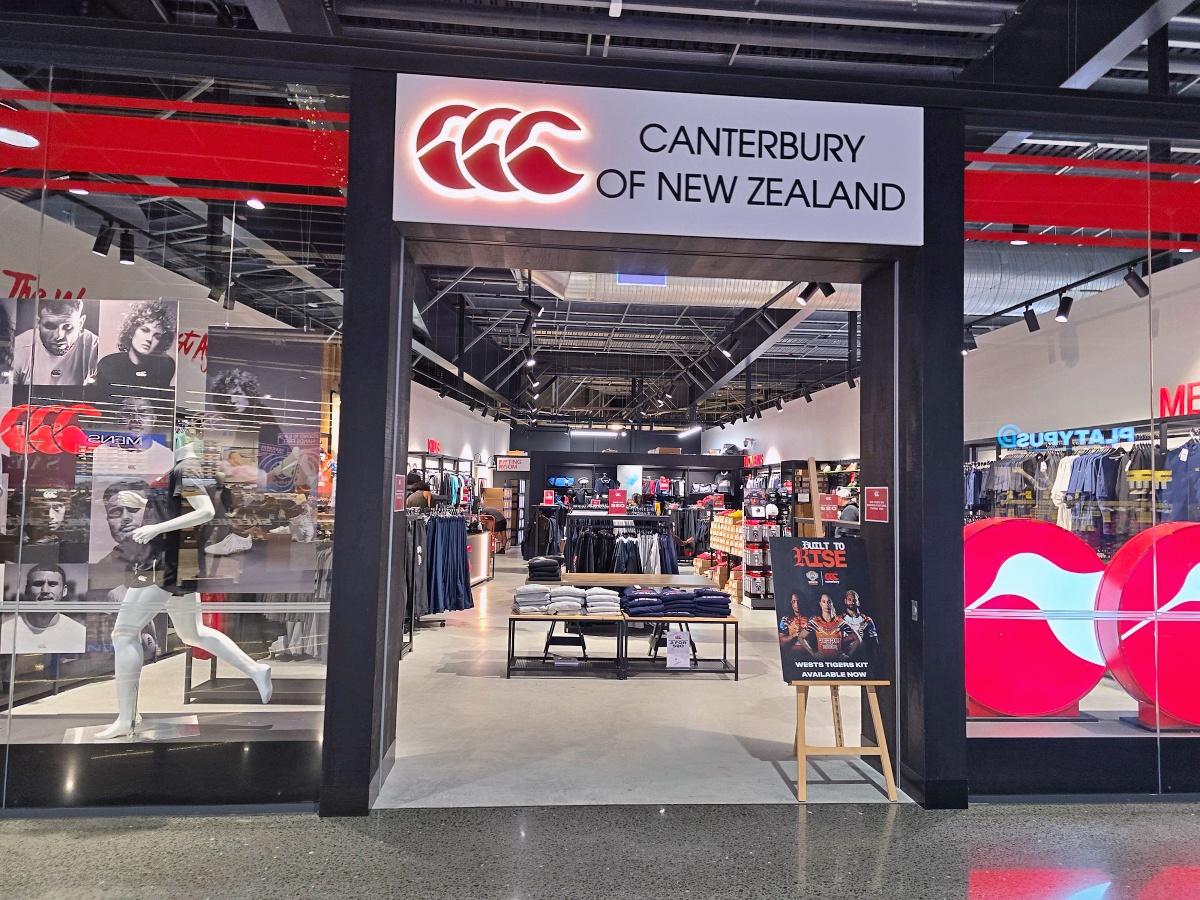 紐西蘭 Outlet 血拼攻略｜奧克蘭機場旁 Mānawa Bay 必逛品牌，Coach、UGG、Tommy 價格超驚喜