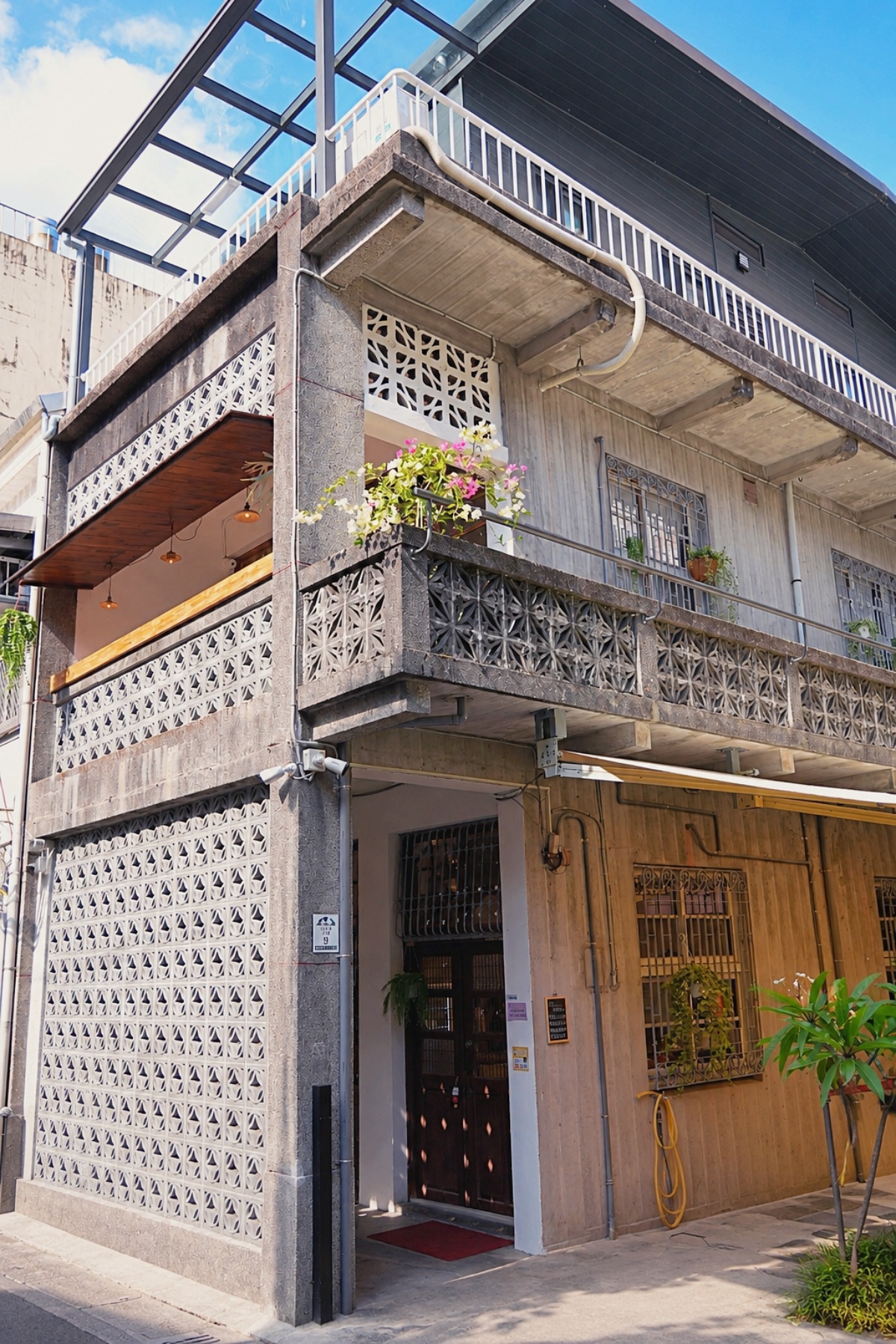 宜蘭可頌店推薦｜花磚裏找到了可頌羅東店，花蓮人氣甜點開到羅東老宅