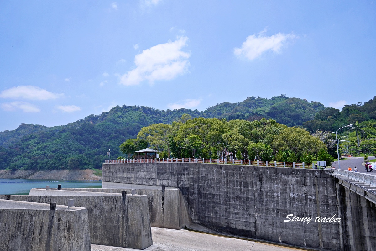 苗栗鯉魚潭水庫一日遊｜免費景點＋水壩景色＋公園散步，還有餐車小吃可以順路吃