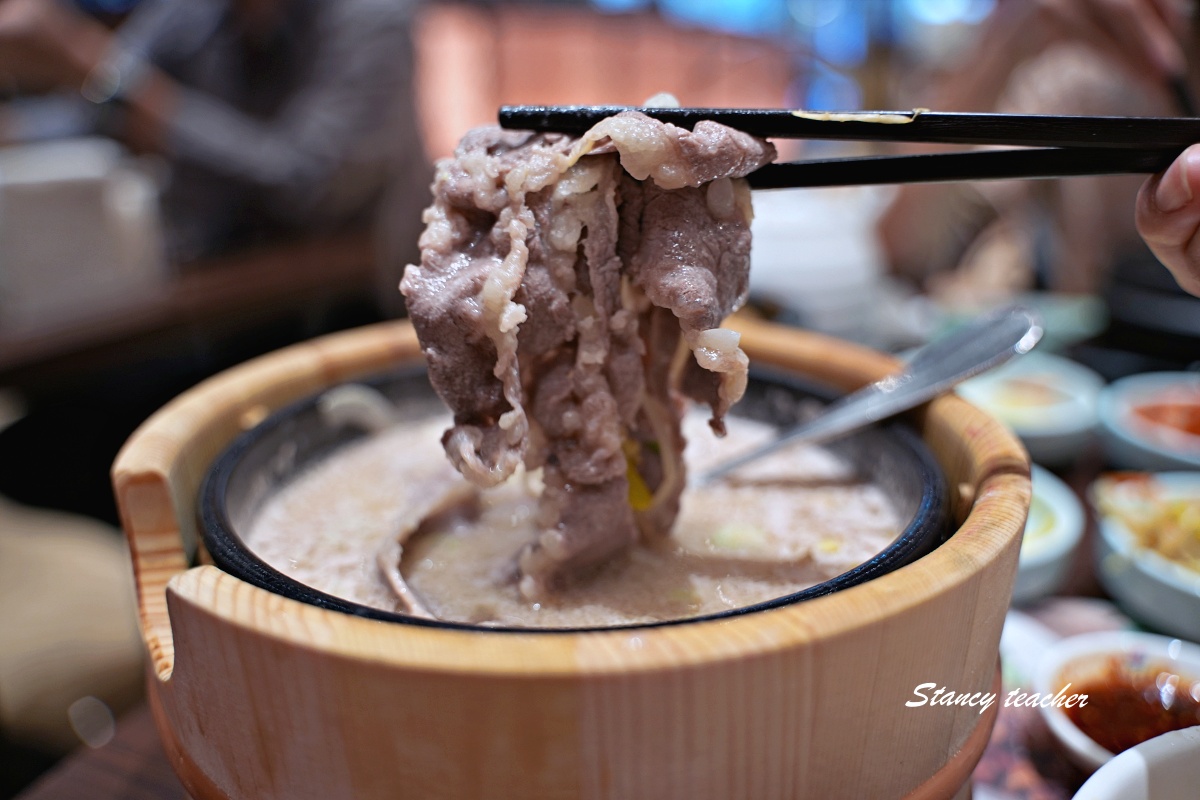 【板橋韓式料理推薦】涓豆腐板橋店：小菜無限吃超過癮，嫩豆腐煲、石鍋飯、韓式肉料理一次滿足