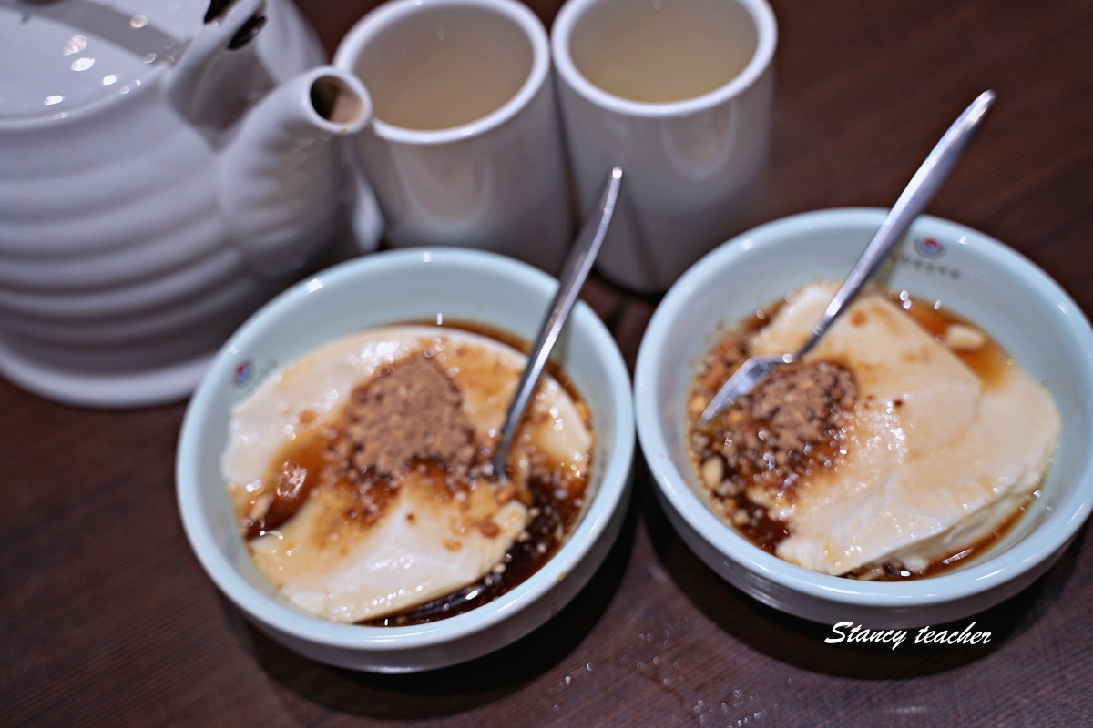 【板橋韓式料理推薦】涓豆腐板橋店：小菜無限吃超過癮，嫩豆腐煲、石鍋飯、韓式肉料理一次滿足