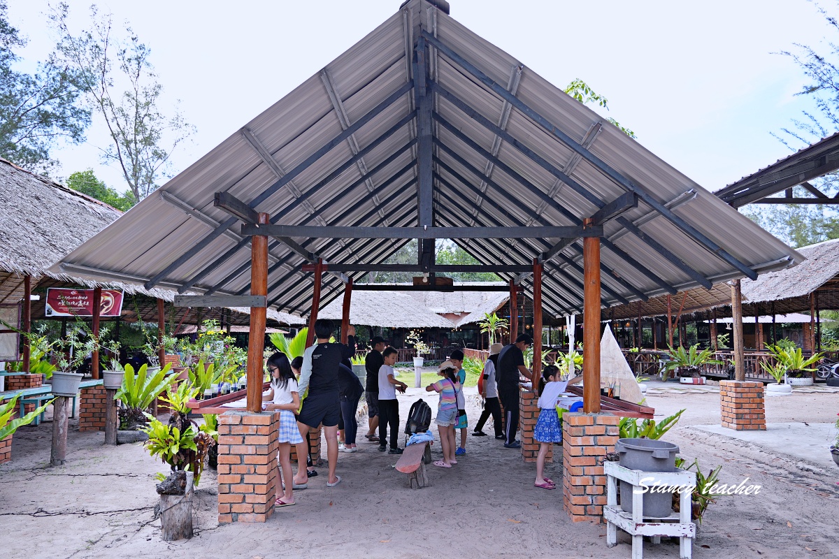 【沙巴隱藏版景點】Borneo Kellybays 龍尾灣私人海灘，搭小渡船去玩香蕉船、蠟染體驗