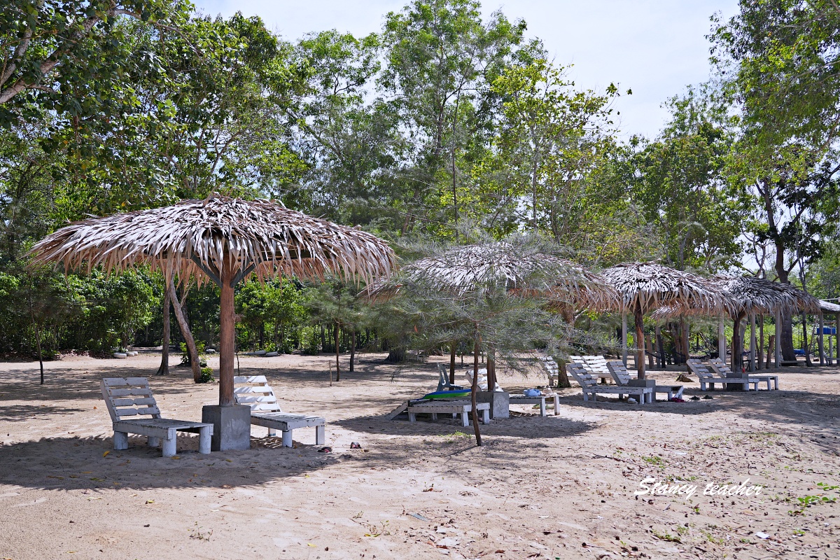 【沙巴隱藏版景點】Borneo Kellybays 龍尾灣私人海灘，搭小渡船去玩香蕉船、蠟染體驗