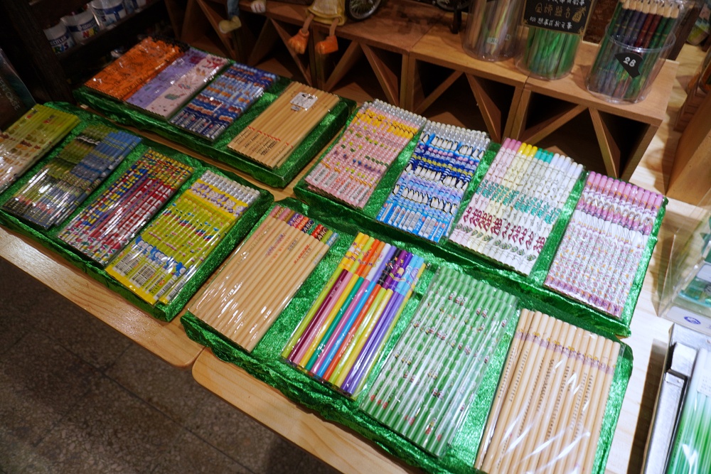 【宜蘭親子景點】玉兔鉛筆學校觀光工廠：五結室內景點推薦，鉛筆DIY、工廠導覽超適合小朋友玩樂中學習
