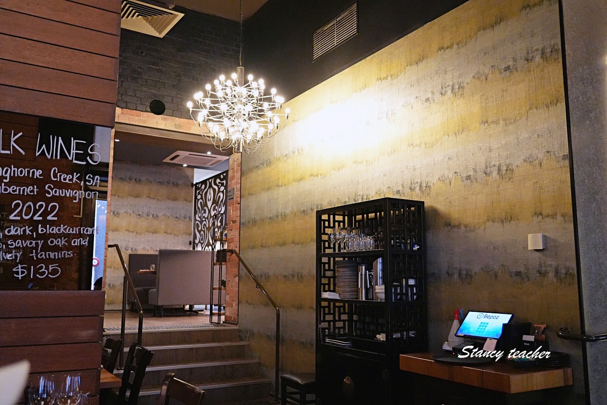 墨爾本牛排推薦｜Rare Steakhouse Uptown市區分店，炭烤牛排、牛肋排、蒜香麵包都好吃