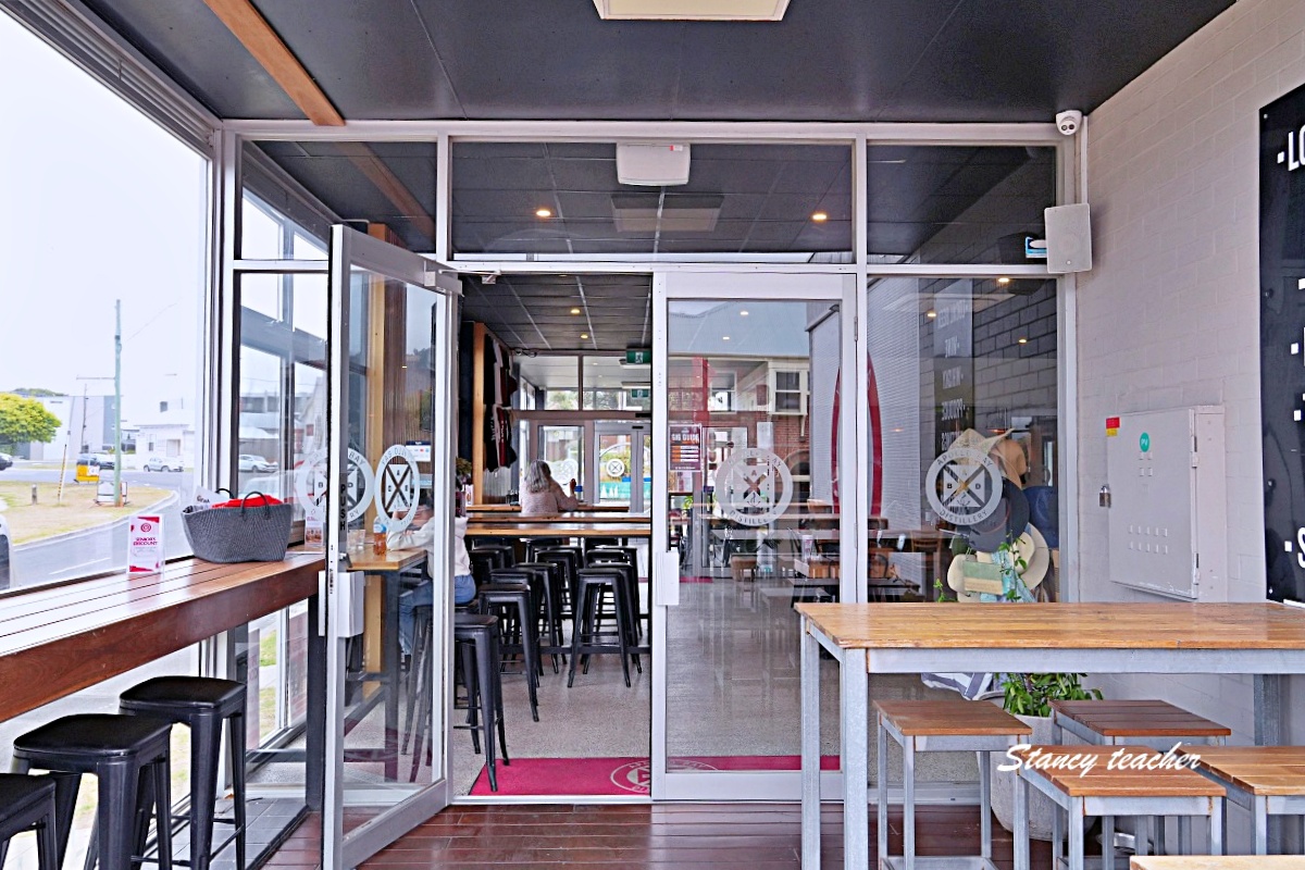 大洋路阿波羅灣酒廠餐廳推薦｜Apollo Bay Distillery 必吃披薩炸物，順遊公園看澳洲鸚鵡