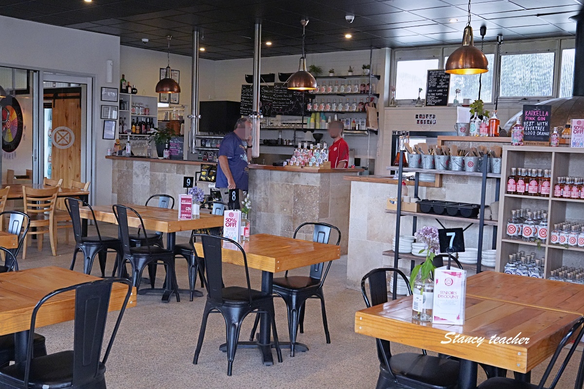 大洋路阿波羅灣酒廠餐廳推薦｜Apollo Bay Distillery 必吃披薩炸物，順遊公園看澳洲鸚鵡