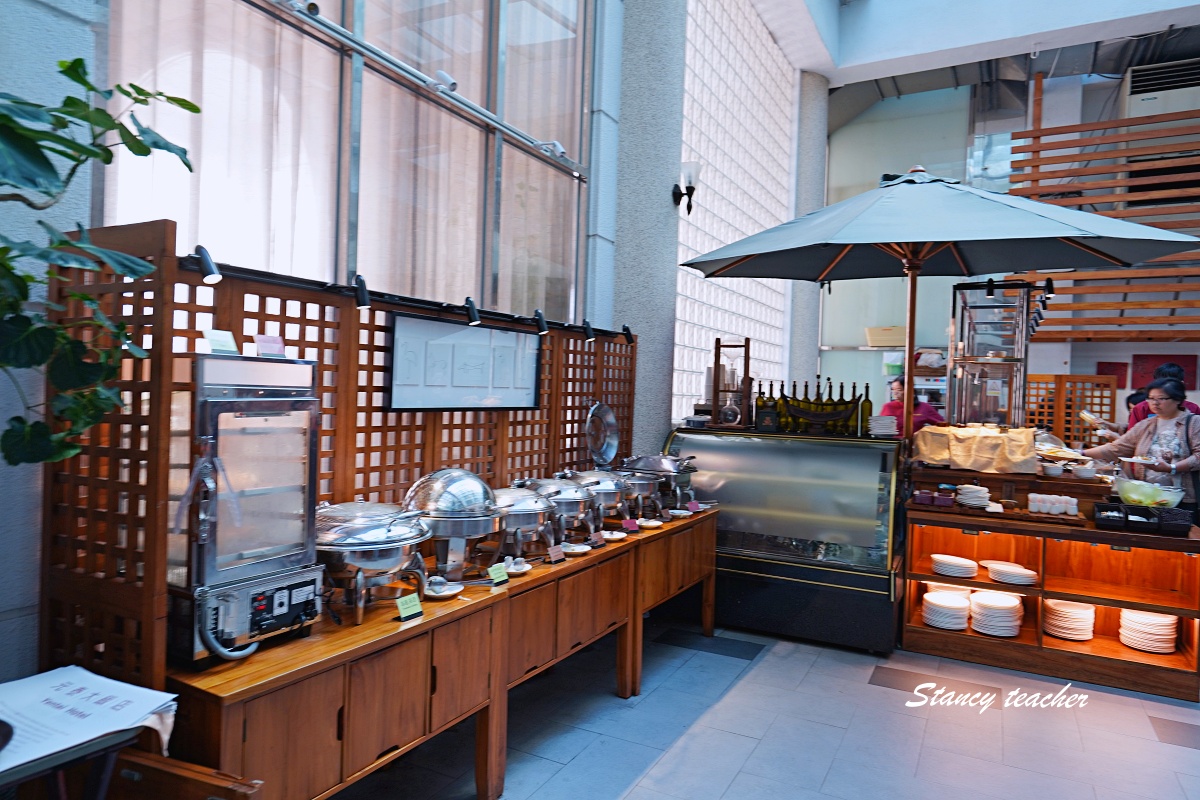 澎湖元泰大飯店住宿開箱｜馬公市區高CP值親子飯店推薦，原木房型、早餐、兒童遊戲室一次看
