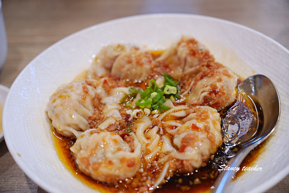 樂天皇朝新莊宏匯店｜八色小籠包必吃，新莊宏匯廣場聚餐推薦中式料理 @Stancy Teacher 美味異想世界