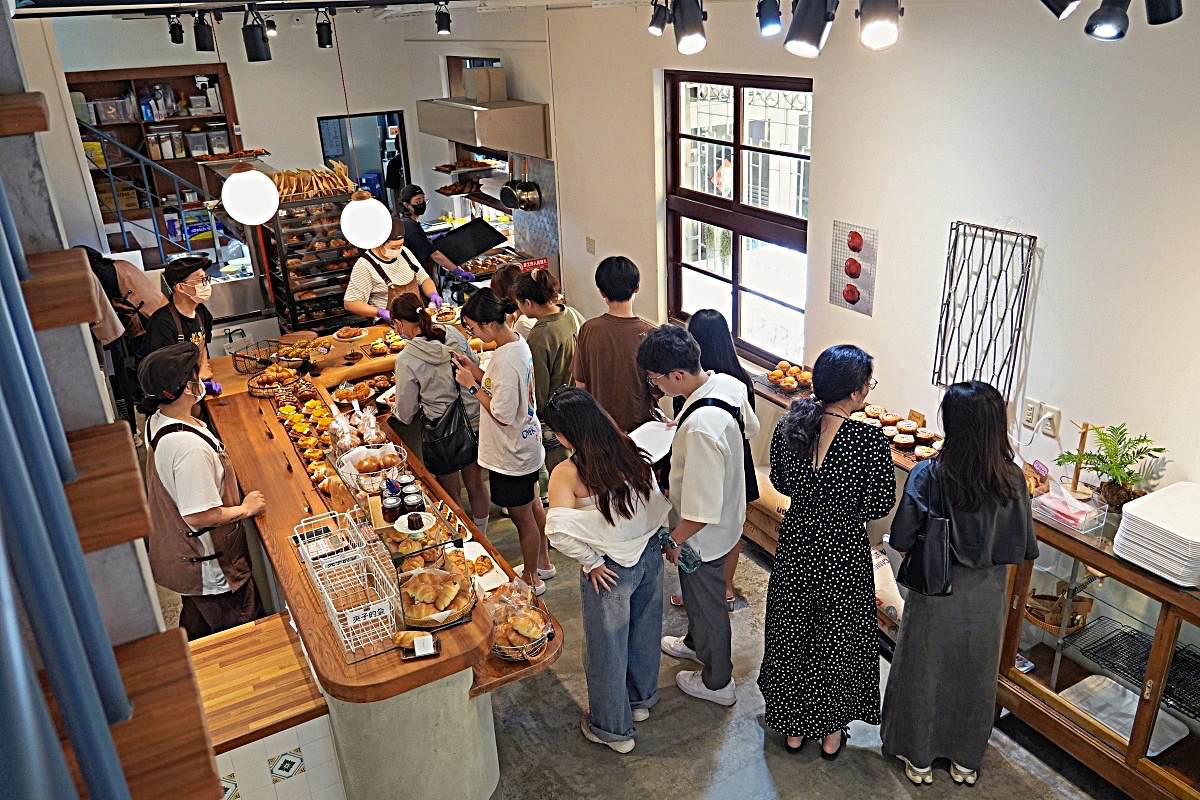 宜蘭可頌店推薦｜花磚裏找到了可頌羅東店，花蓮人氣甜點開到羅東老宅