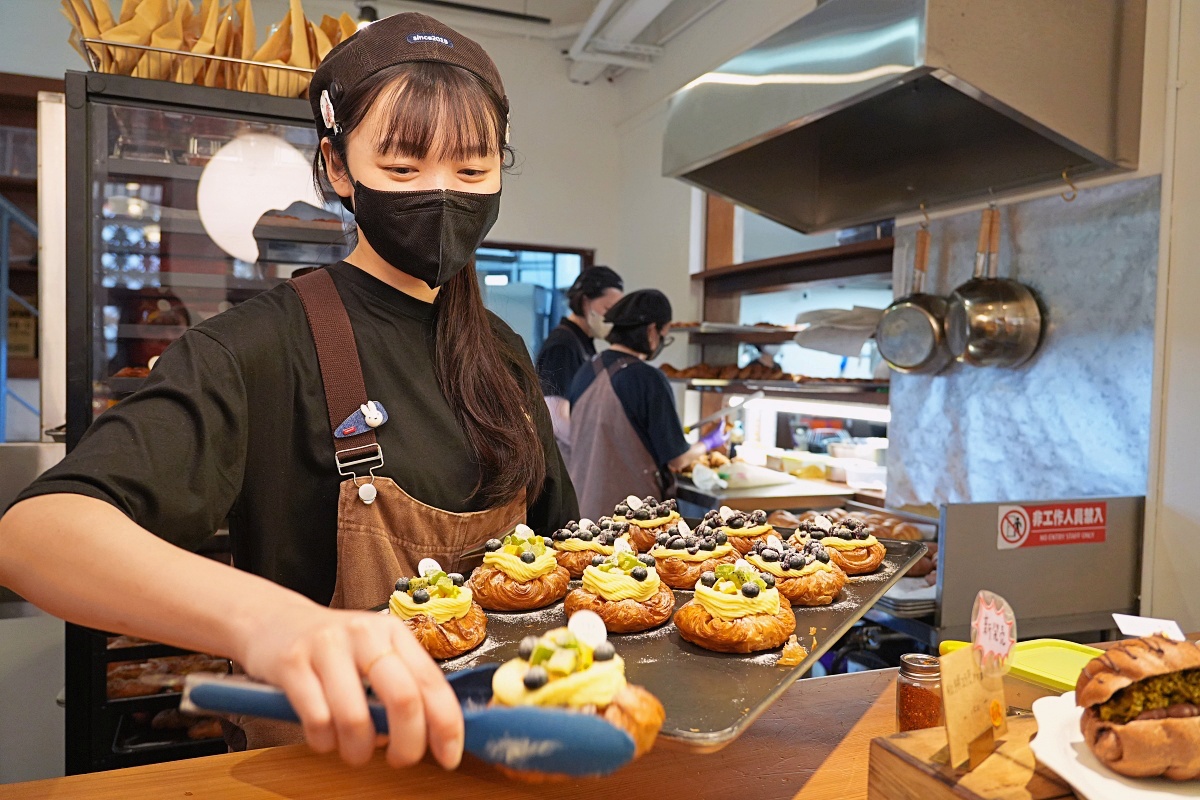 宜蘭可頌店推薦｜花磚裏找到了可頌羅東店，花蓮人氣甜點開到羅東老宅