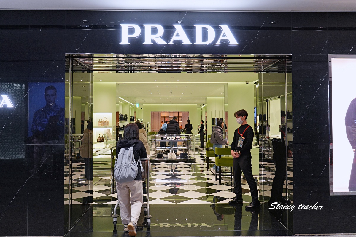 成田機場免稅店伴手禮必買｜東京回台前最後採買，精品、藥妝、甜點零食、按摩椅看飛機一次滿足
